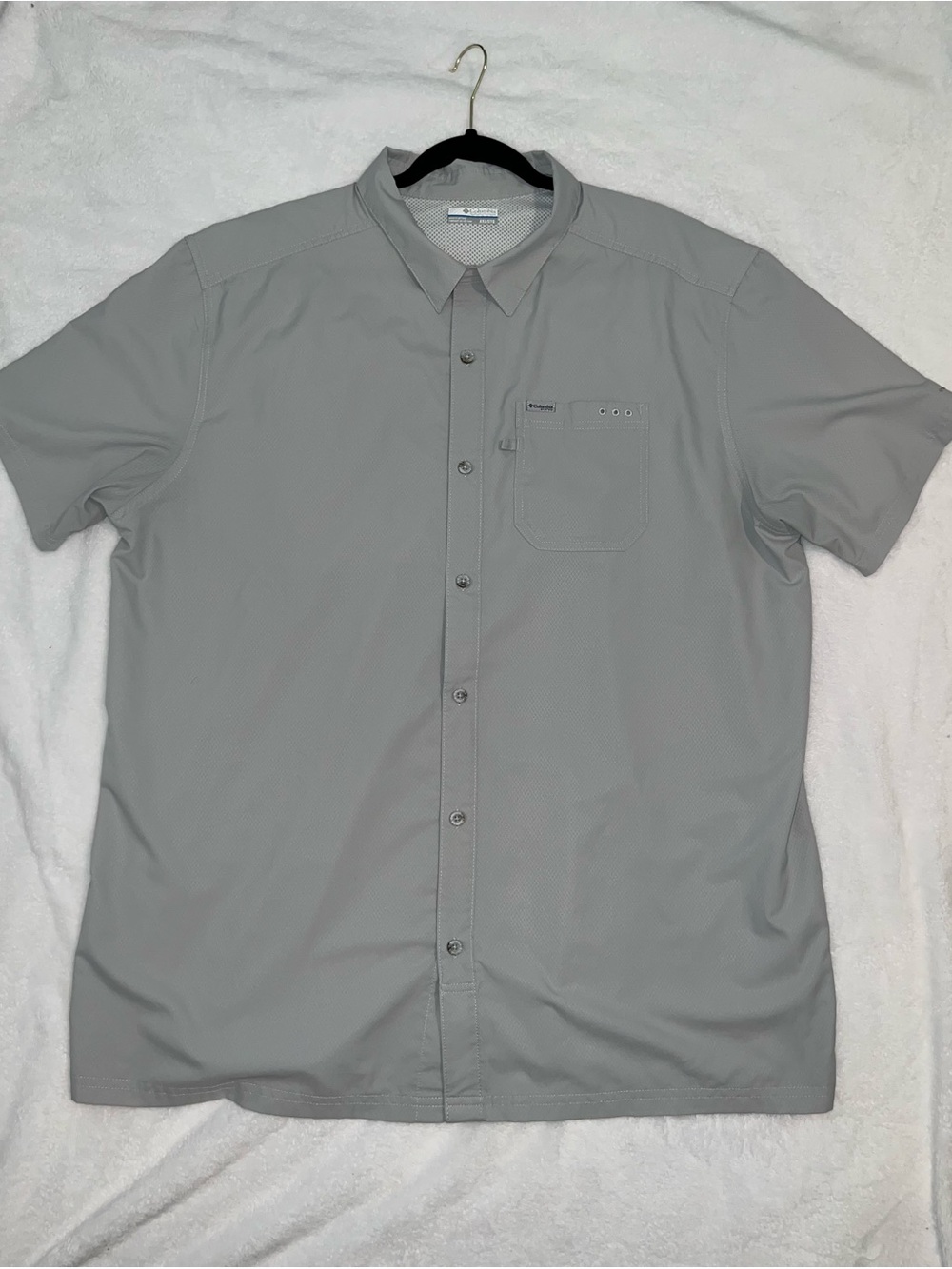 Columbia Men's Short-Sleeve PFG Button-Down Shirt in Light Gray